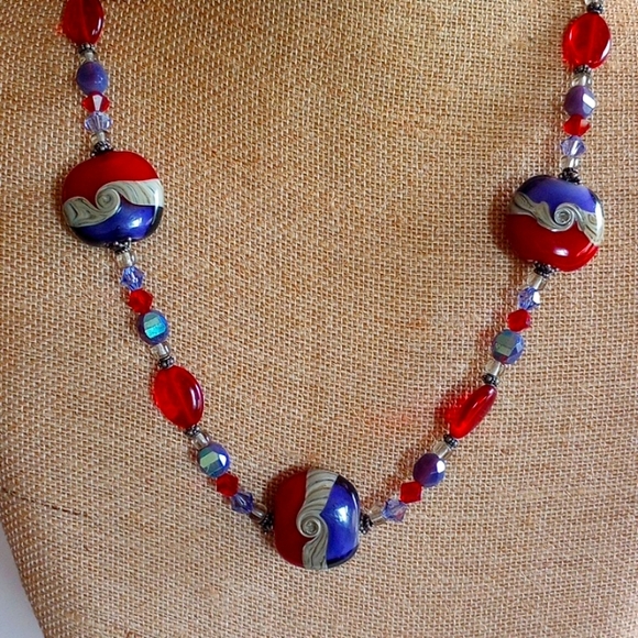VINTAGE  ITALIAN MURANO ART GLASS TWO COLORS  CARVED DESIGN NECKLACE 25" LONG - Picture 3 of 7